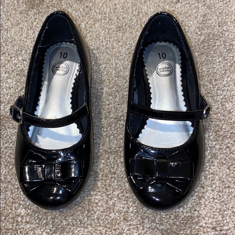 Black dress shoes